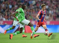 Fussball 1. Bundesliga Saison 14/15: FC Bayern Muenchen - VfL Wolfsburg