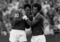 Fussball: Carlos Alberto und Pele (beide, Cosmos New York)