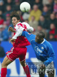 Fussball 1. Bundesliga: Bochum - Bayern, Zweikampf