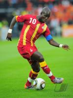 Fussball International: Ghana, APPIAH  am Ball