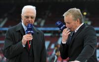 FUSSBALL  International CHL 09/10 :  Franz Beckenbauer mit Johannes B. Kerner
