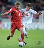 Fussball U21-EURO 2011 Halbfinale:  Fabian Lustenberger (li, Schweiz) gegen Lukas Marecek (re, Tschechische Republik)