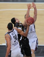 Basketball 1. Bundesliga 2011/2012:  Walter Tigers Tuebingen - New Yorker Phantoms Braunschweig