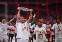 Fussball 1. Bundesliga 24/25: FC Bayern Muenchen feiert die 34. Deutschen Meisterschaft