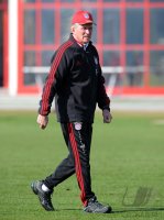 Fussball 1. Bundesliga: Trainer Jupp Heynckes  (FC Bayern Muenchen)