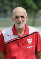 Fussball 1. Bundesliga 2011/2012:  Zeugwart Kostas Papandrafillis (VfB Stuttgart)   (VfB Stuttgart)