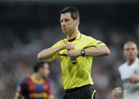 Fussball CHL  Saison 2010/2011:  Schiedsrichter Wolfgang Stark (GER)