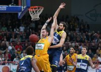 Basketball 1. Bundesliga 14/15 Hauptrunde: Walter Tigers Tuebingen - Artland Dragons