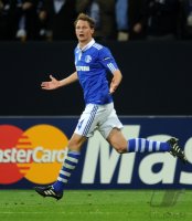 Fussball CHL  Saison 2010/2011:  Benedikt Hoewedes (FC Schalke 04)