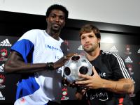 FUSSBALL INTERNATIONAL: ADEBAYOR und DIEGO