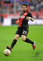 Fussball: 1. Bundesliga Saison 2010/2011: Leverkusen, CASTRO am Ball