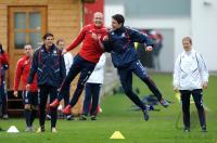 Fussball 1. Bundesliga: Arjen Robben, Mark van Bommel (v.li., FCB)