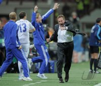 FUSSBALL CHL  Saison 10/11:  JUBEL  Trainer Ralf Rangnick (FC Schalke 04)