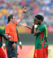 FUSSBALL  Olympia 2008   Vorrunde  Maenner Kamerun - Italien