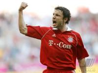 Fussball 1. BL Bayern-Leverkusen; Zweikampf