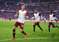 Fussball 1. Bundesliga Saison 19/20: JUBEL Leon Goretzka (FC Bayern Muenchen)