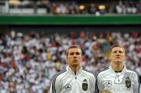 FUSSBALL INTERNATIONAL: Lukas PODOLSKI, Bastian SCHWEINSTEIGER (v. li., Deutschland)