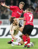 Fussball 1. Bundesliga: Frankfurt - Bayern, Zweikampf