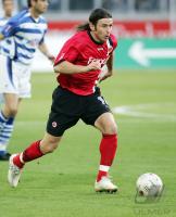 Fussball 1. Bundesliga: Frankfurt, AMANATIDIS Einzelaktion am Ball