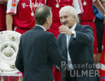 FUSSBALL  1. Liga  FC Bayern  JUBEL  Meisterschale