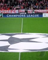 FUSSBALL  International CHL 09/10 : CL LOGO auf dem Rasen