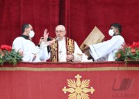 Rom; Papst Franziskus I. spricht den Urbi Et Orbi Segen