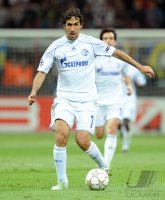 FUSSBALL CHL  Saison 10/11:  Raul (FC Schalke 04)