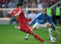 Fussball 1. Bundesliga, Saison 2011/2012:  TOR von Mario Gomez (li, FC Bayern Muenchen) gegen Jaroslav Drobny (re, Hamburger SV)