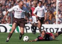 Zweikampf: St. Pauli Hamburg - Hertha BSC Berlin
