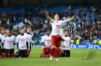 Fussball International, Champions League Saison 2011/2012: Bastian Schweinsteiger (FC Bayern Muenchen) vor der Mannschaft