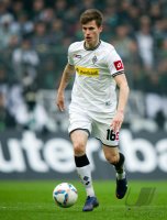 Fussball 1. Bundesliga, Saison 2011/2012: Havard Nordtveit (Borussia Moenchengladbach) Einzelaktion am Ball