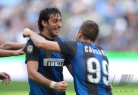 FUSSBALL SERIE A: Jubel mit Diego Milito und Antonio Cassano (v. li., Inter Mailand)