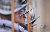 Papst Leo XIV.  bei der Weihnachtsbotschaft und dem Urbi Et Orbi Segen