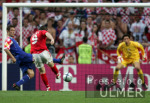 Fussball INTERNATIONAL  EURO 2004  Kroatien - England im Stadion da Luz in Lissabon 21.06.2004