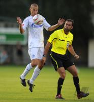 1. Fussball Bundesliga: Peer Kluge (Schalke) mit dem SCHIRI