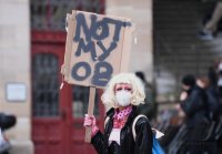 Demo gegen Oberbuergermeister Boris Palmer Tuebinger Marktplatz