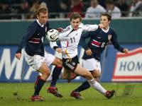 Fussball International: Deutschland - USA, Zweikampf