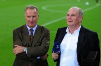 Fussball CHL  Saison 2011/2012: Vorstandsvorsitzender Karl Heinz Rummenigge, Praesident Uli Hoeness (v. li., FC Bayern Muenchen)
