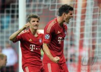Fussball CHL  Saison 2011/2012:  JUBEL nach dem Tor Thomas Mueller , Mario Gomez (v. li., FC Bayern Muenchen)