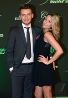 Fussball, 1. Bundesliga Saison 2012/2013: Tom Trybull posiert mit Begleitung