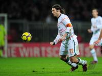 FUSSBALL, DFB Pokal Halbfinale: Bremen, BARGFREDE Einzelaktion am Ball