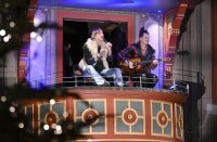 Schlager - Ikone Dieter Thomas Kuhn mit Minikonzert auf dem Tuebinger Marktplatz