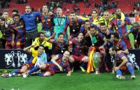Fussball Champions League Finale 2011: Barca Team Jubel mit dem Pokal mit Lionel Messi (MITTE, Barca)