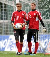 Fussball 1. Bundesliga Saison   2011/2012 :  Torwart Manuel Neuer , Torwart Hans Joerg Butt (v. re., FC Bayern Muenchen)