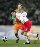 Fussball 1. Bundesliga: Koeln - Bremen, Zweikampf