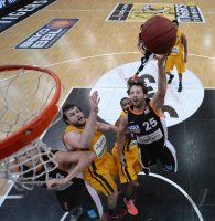 Basketball 1. Bundesliga 2012/2013:  Walter Tigers Tuebingen - ratiopharm Ulm