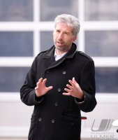 Oberbuergermeister Palmer hat die groesste Photovoltaikanlage Tuebingens offiziell in Betrieb genommen