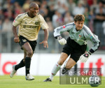 Fussball Liga Pokal: Muenchen - Leverkusen, Zweikampf