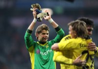 Fussball 1. Bundesliga : JUBEL Torwart Mitchell Langerak (Borussia Dortmund)
