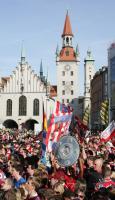 Fussball 1. Bundesliga: Meisterfeier FCB Marienplatz; Fans
